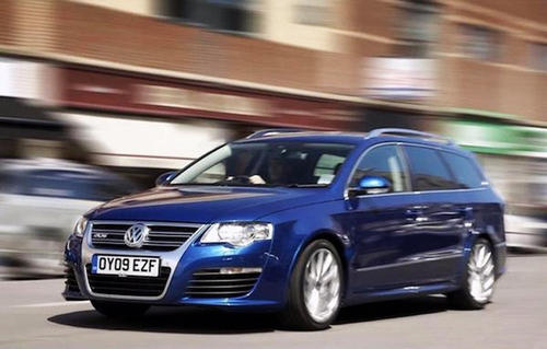 留神这些汽车标志，看似青铜其实王者，路上见到最好不要惹