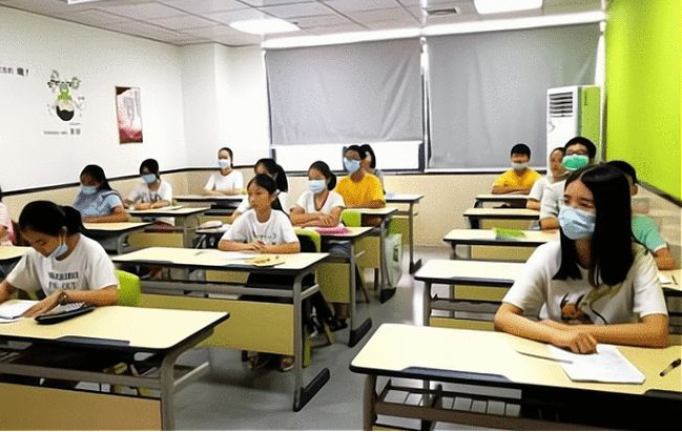 双减“后遗症”显现，补课机构老师大批失业，体制内教师成香饽饽