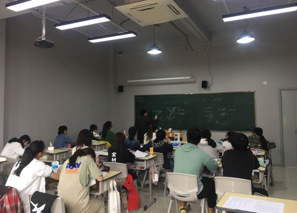 新东方被举报违规补课，查处结果令人意外，“双减”到底减了啥？