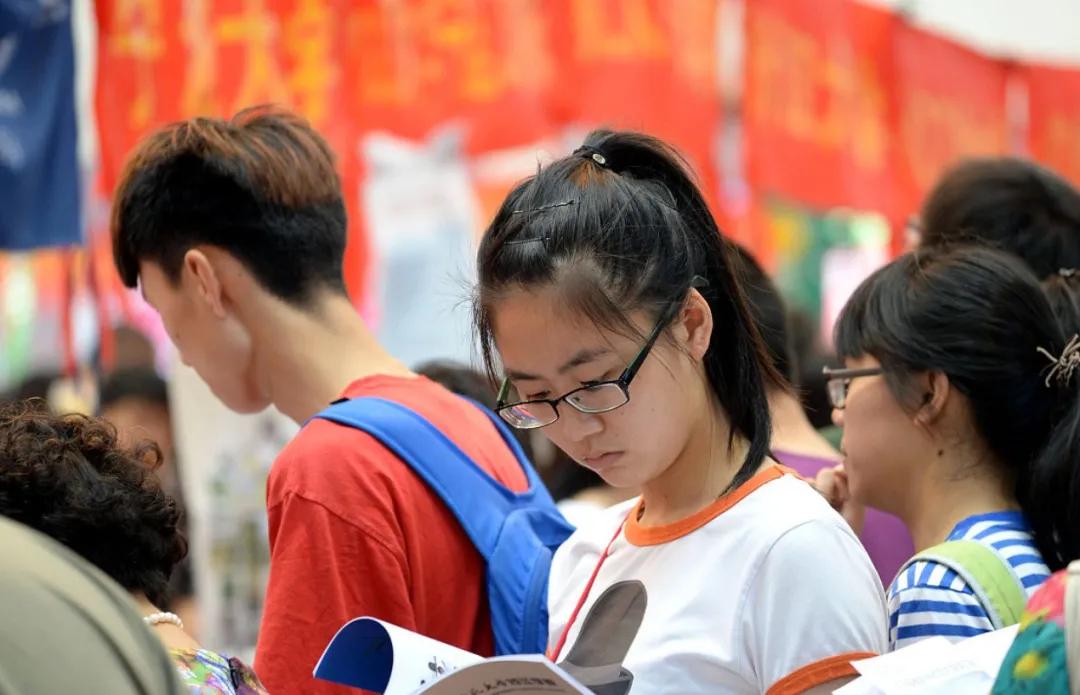 想报考国贸专业？这四类专业看起来光鲜亮丽，可是毕业生有苦难言