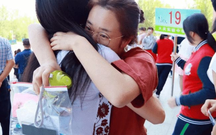 518分居然只能喜提“大专”，安徽考生要哭了，文科为何如此之难