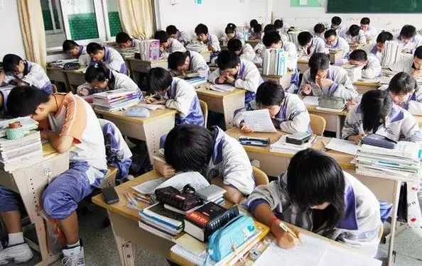 2021年高考“更难”已成定局，新高考地区，3类学生获益最大