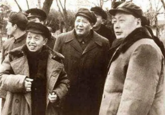 陈毅病逝，周恩来刘伯承痛哭流涕，毛主席最后一刻出现在追悼会上