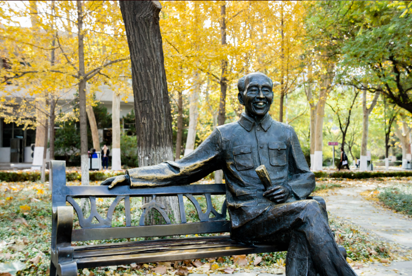 山东“超大”高校：占地8000余亩，坐拥8大校区、30个食堂，京沪高铁直通！