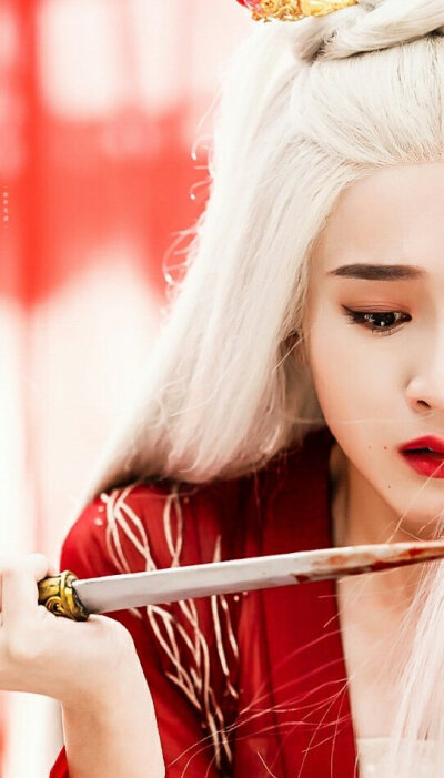 剧评白发:个人与命运的抗争