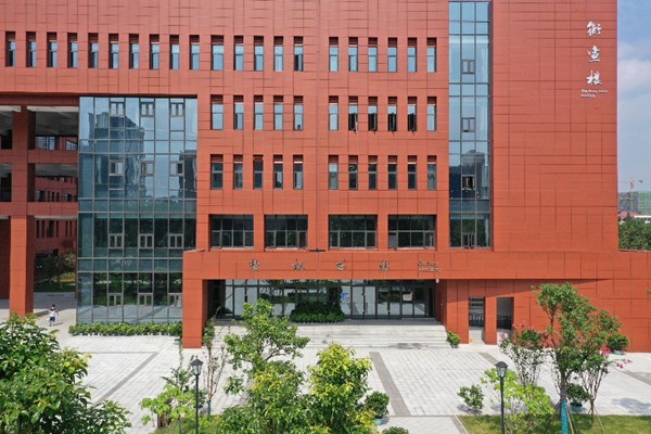 湖南“神仙”高校：校园里有“老虎岭”，还有超多“网红”打卡地