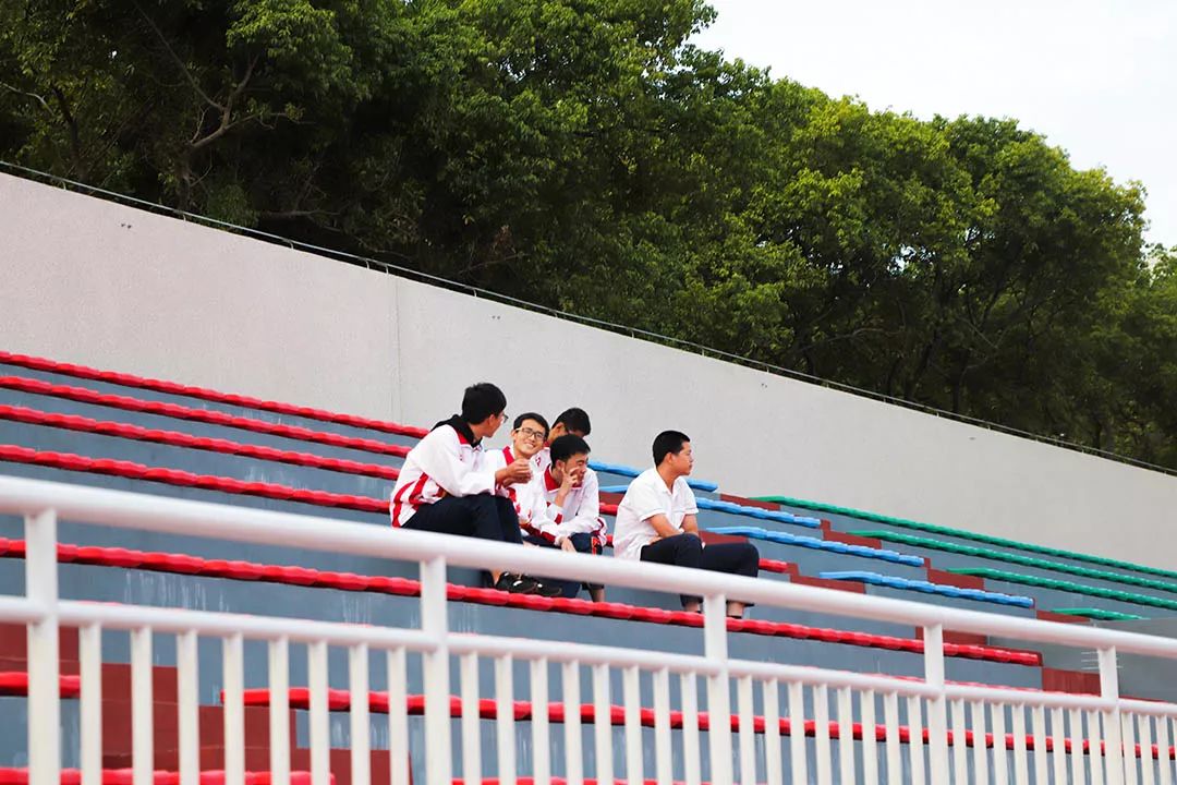 愿你出走半生，归来仍是少年