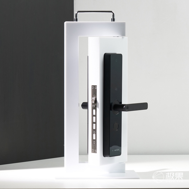 家庭守护第一关卡！五大智能门锁横评：安全原来这么多门道