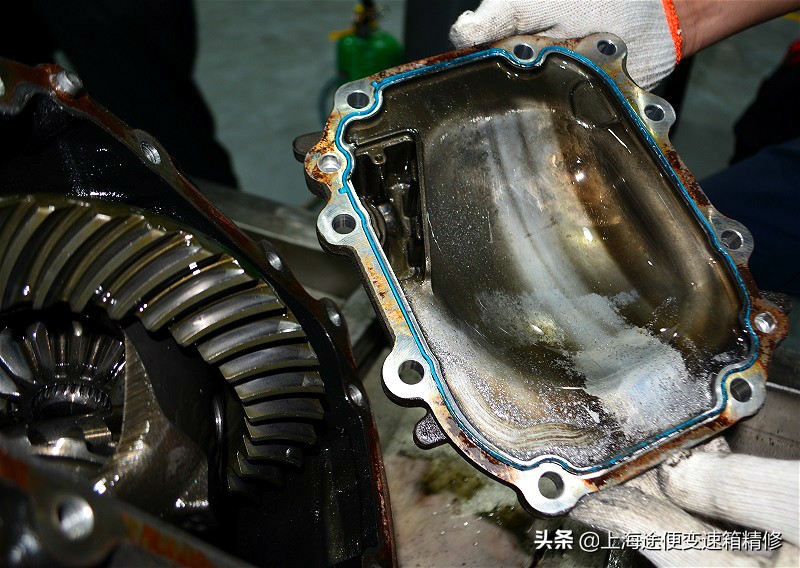老师傅亲自演示，卡迪拉克ATS加速抖动，有异响原来是后桥坏了