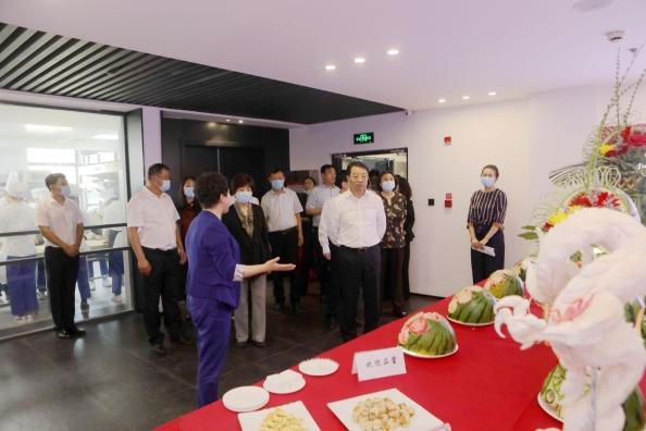 付忠伟调研沈阳市职业教育发展情况