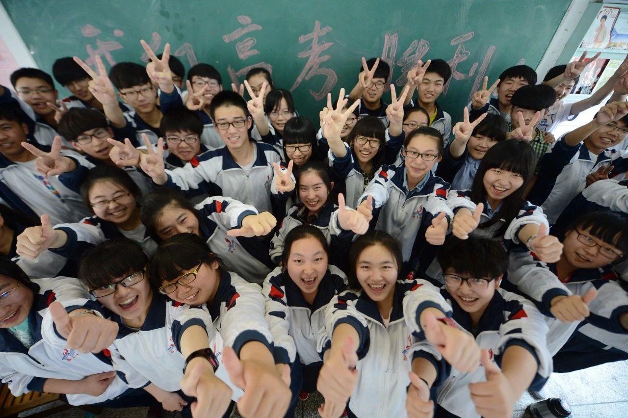 大学里，竞选哪几个“班委职位”比较有价值，要知道