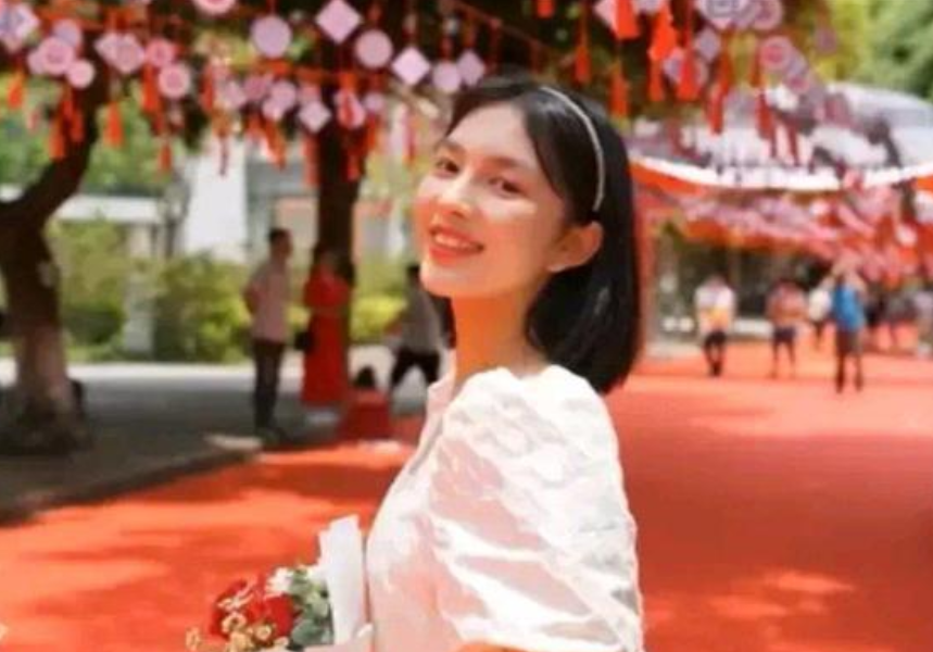 广西高考理科状元诞生，蒙瑞俊总成绩728，文科状元是何方神圣？