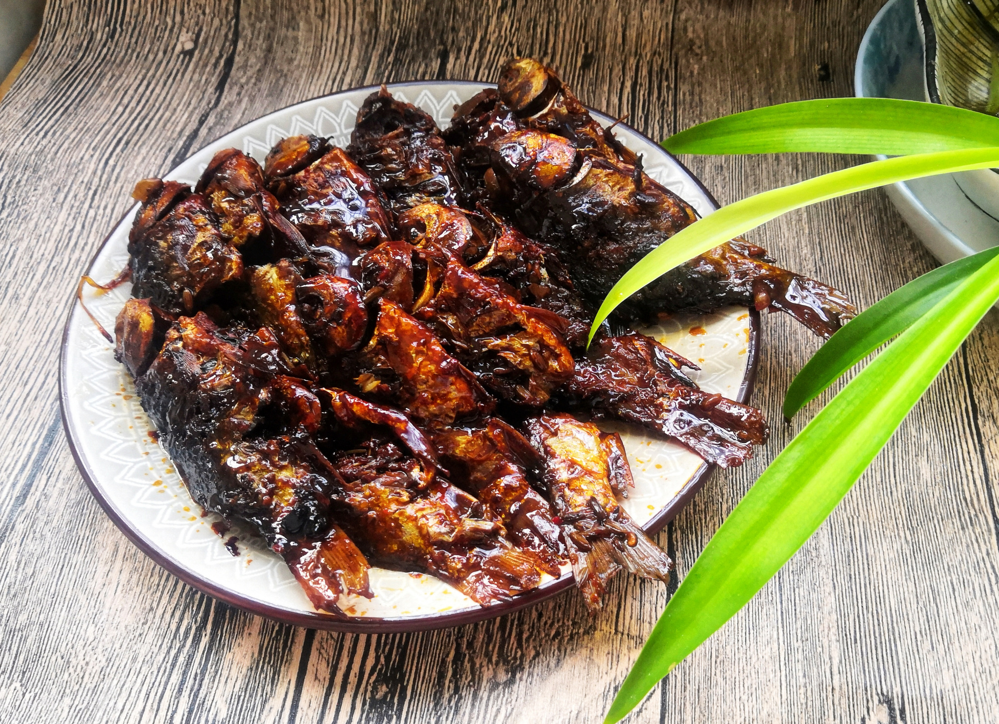 小鲫鱼焖糟鱼的做法大全(有爱暖心冬日必备养生菜糟鲫鱼)