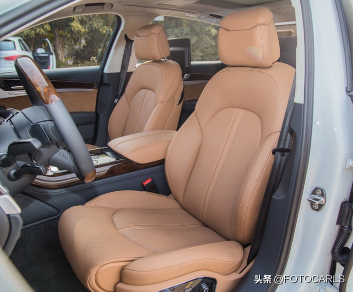 W12版奥迪A8L实拍，最迷人的前脸大灯，比同年奔驰S600L更阔气