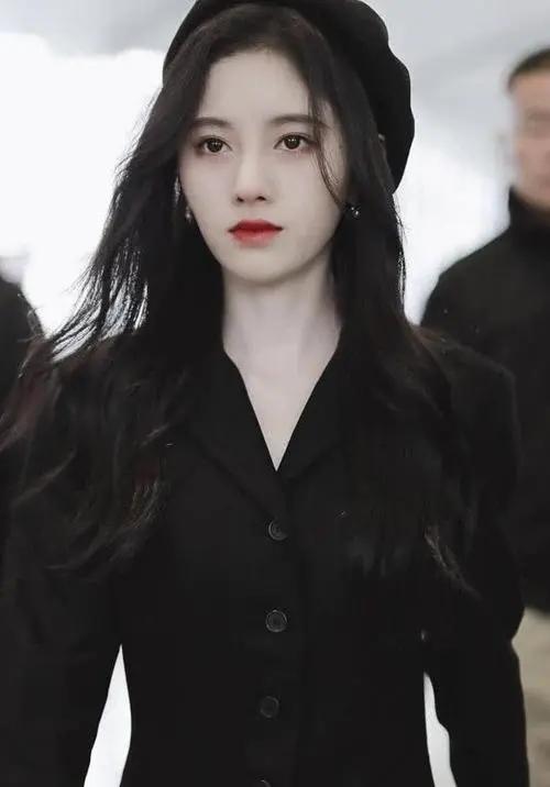 四千年大美女鞠婧祎，颜值逆天，同性见了都会心动