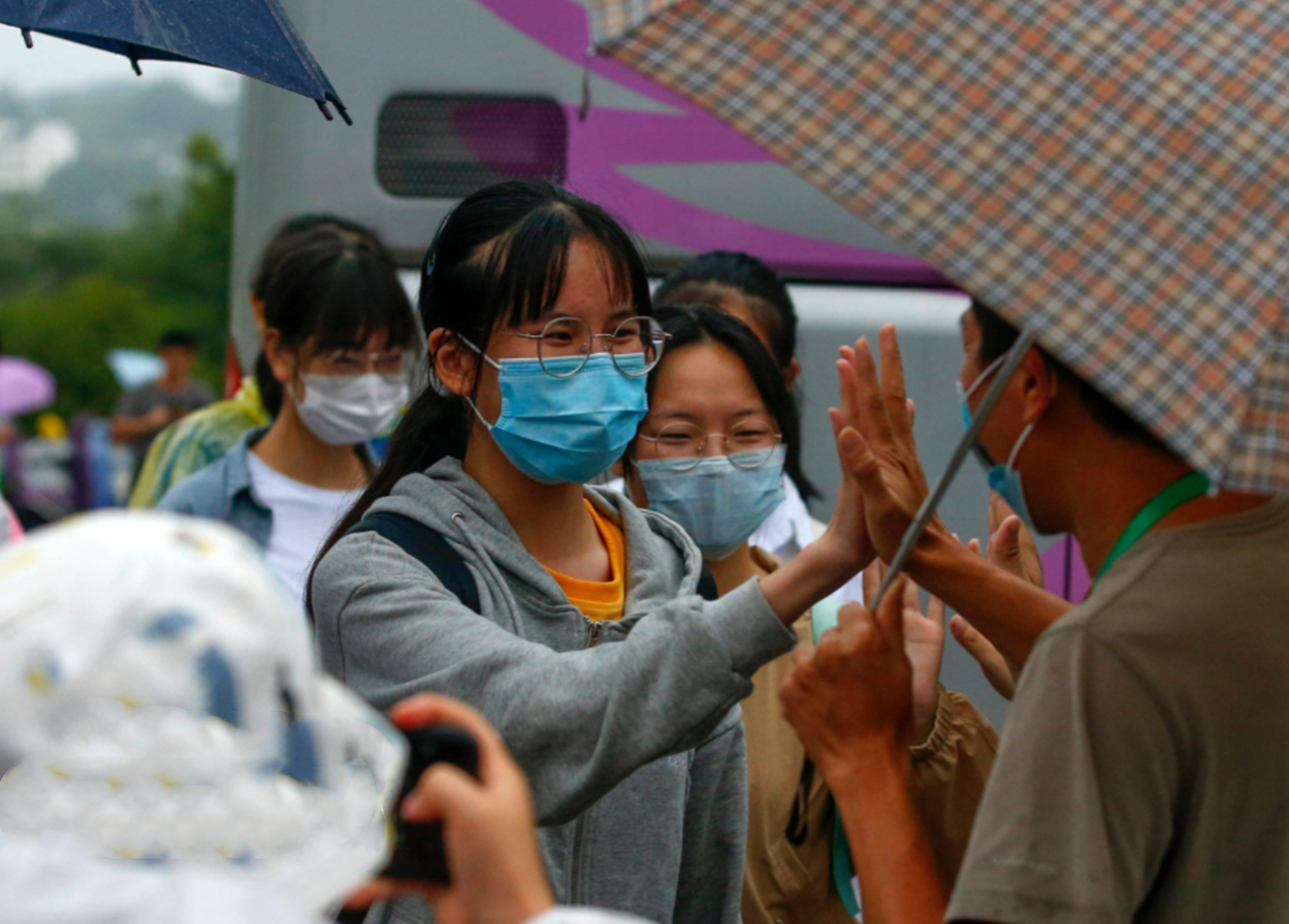 21年分数线下降已成大势所趋，中等生受益最大，400分也能上本科