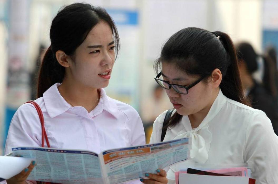 “大专生”到底算不算大学生？学位差距很明显，专科生不淡定了