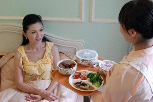 生完孩子赘肉却还在，腹部松弛如何恢复？产妇收腹保健操这样做
