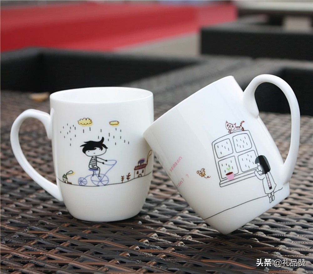 定制礼品有啥（企业定制礼品需要注意什么）