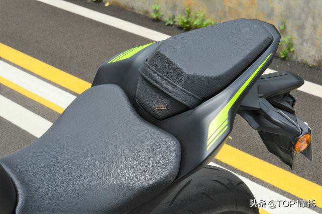 不只是性价比高 准公升级四缸街车 川崎Z900简单试驾