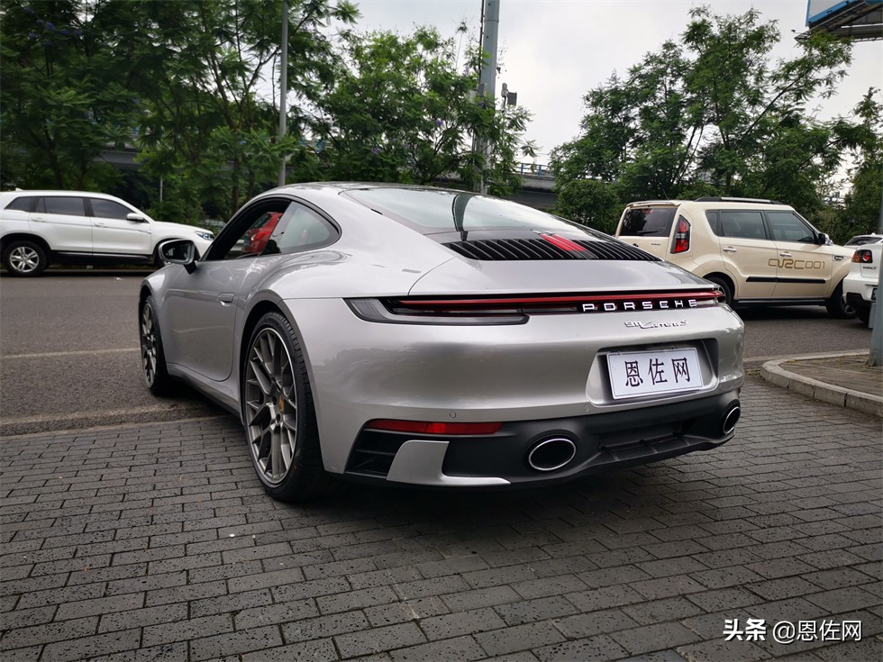 运动实用样样精通的豪华跑车 保时捷 911Carrera S