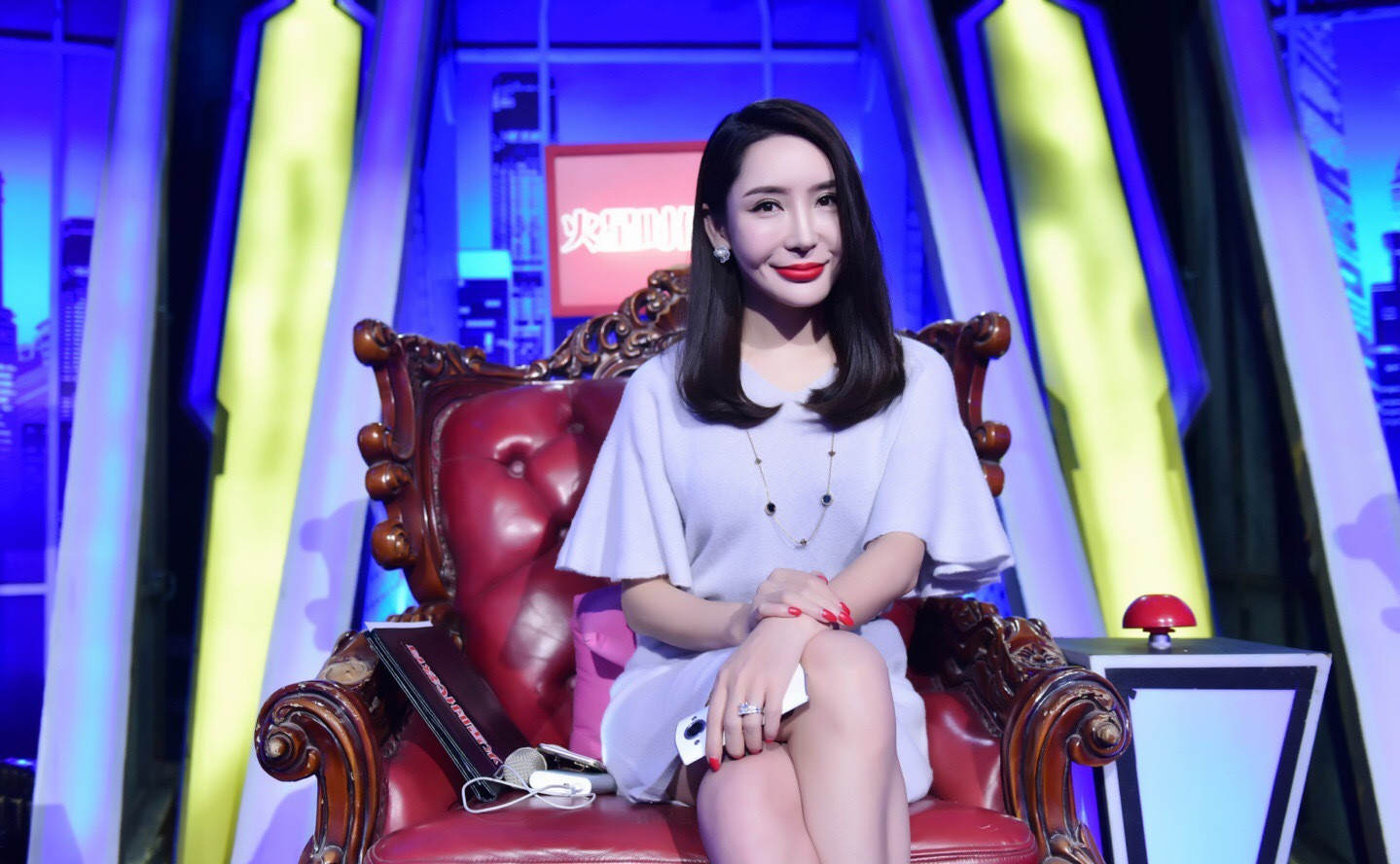 李小璐看着这么精明，还能被她坑600万，这闺蜜可比马苏狠多了