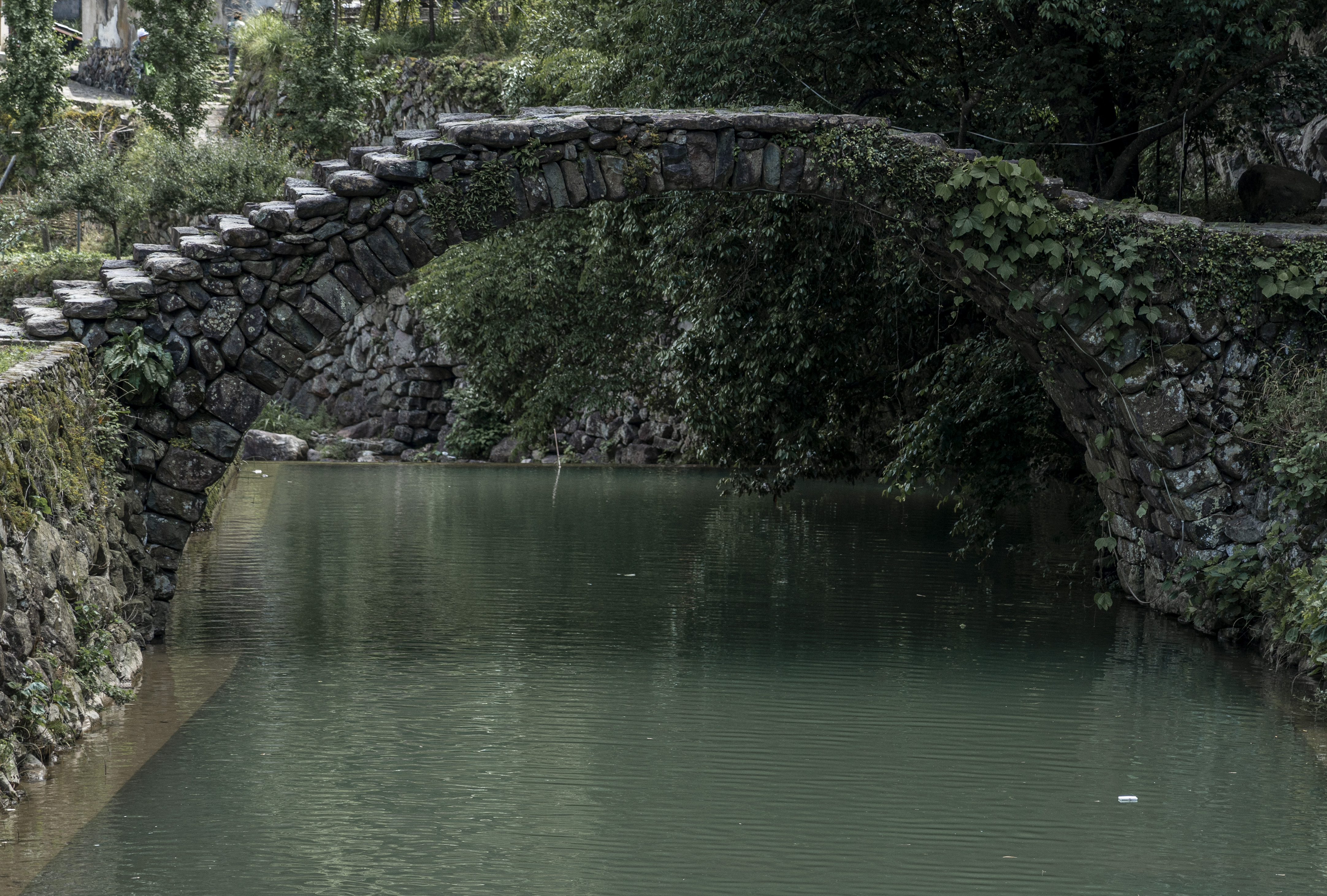 第一站,岩下石头村