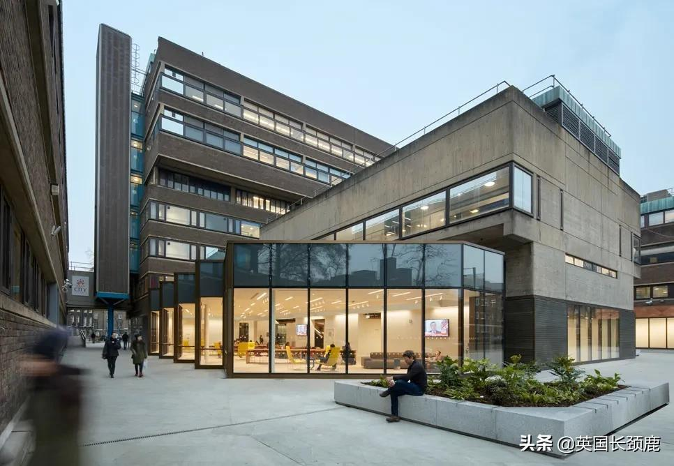 70所英国大学秋季开学安排汇总！多校公布最晚抵校时间