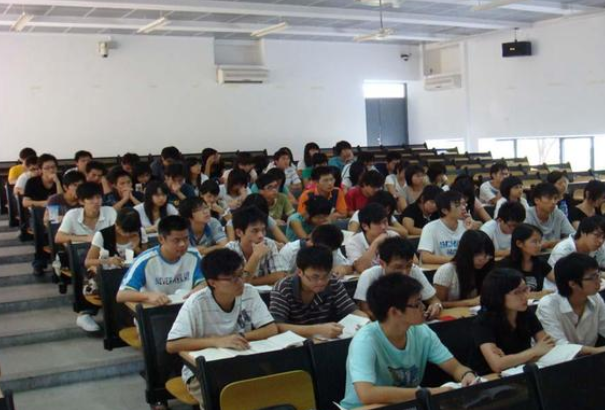 职高生迎来“好消息”，读中职也有机会上本科？普高生不再占优势