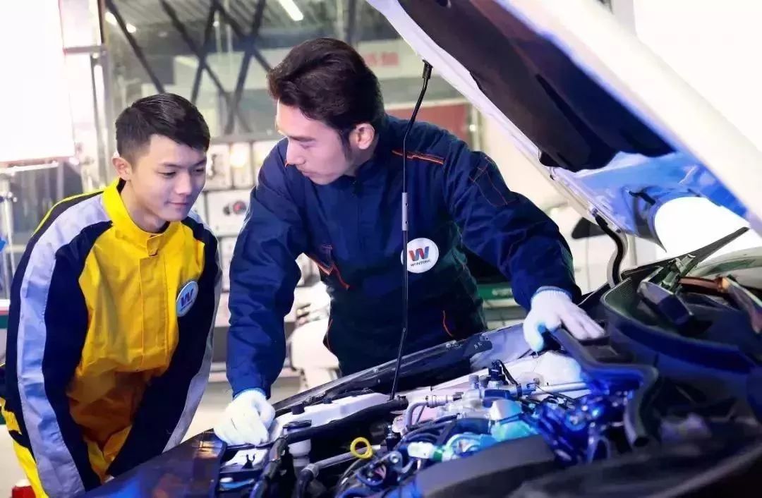 初中毕业能干什么工作？