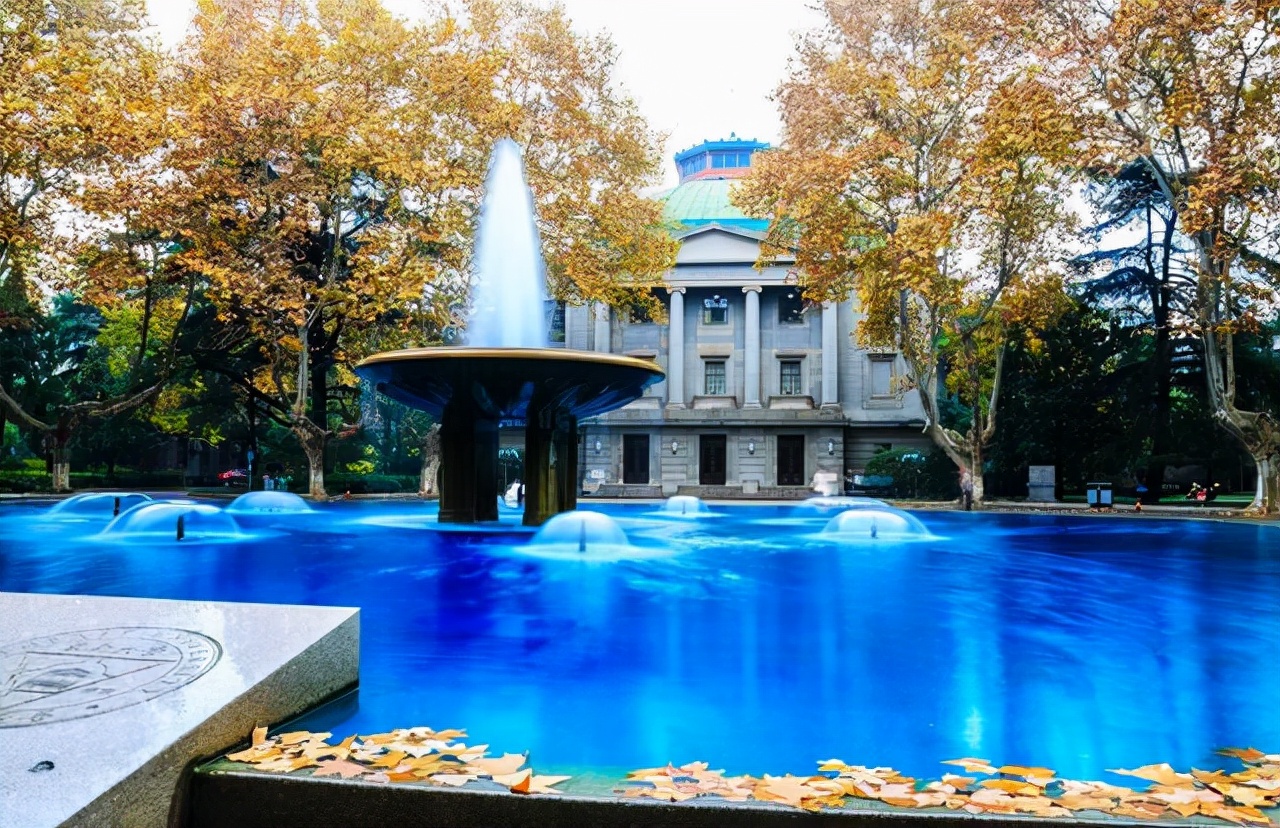 2021年国内高校的综合排名，东大排在十六名，哈工大排名很意外