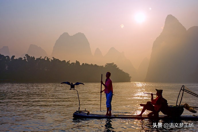 高考满分作文：《平凡如沙，光亮如珠》《甘愿做“补白”》