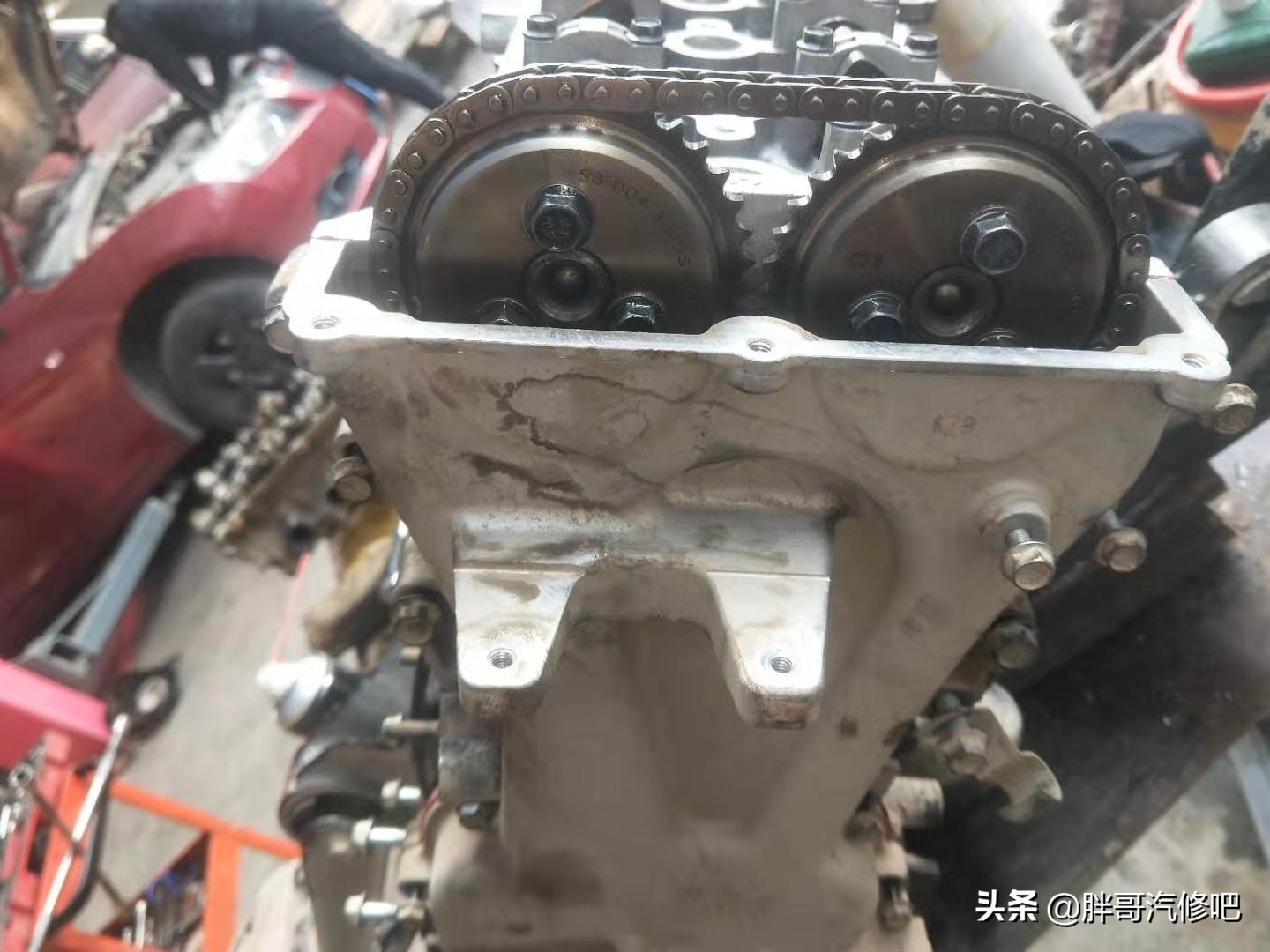 发动机怠速抖动，所有项目都检查了，原来是气门塌陷引起的
