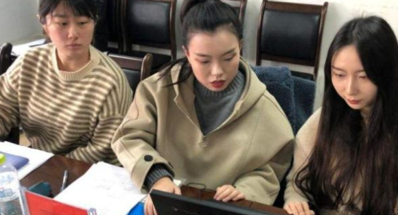 大学生毕业后，签订“三方协议”要谨慎，可能会影响学生正常就业