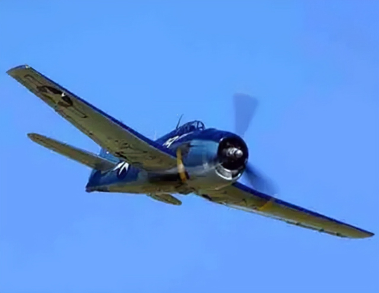 王伟牺牲20年，妻子仍在等他返航，儿子今成海军军官，已服役4年