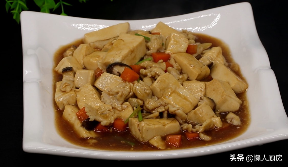豆腐遇到它就这样炖，好吃极了，营养丰富，又鲜又嫩