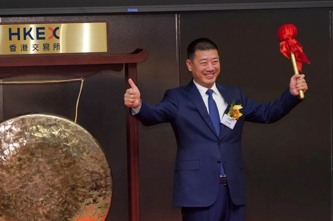 飞鹤奶粉“罗生门”，谁在撒谎？遭做空之前，飞鹤大存大贷引质疑