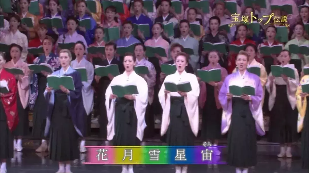 宝冢歌剧团｜top男役的王座之下，是400位少女十余年的青春献祭