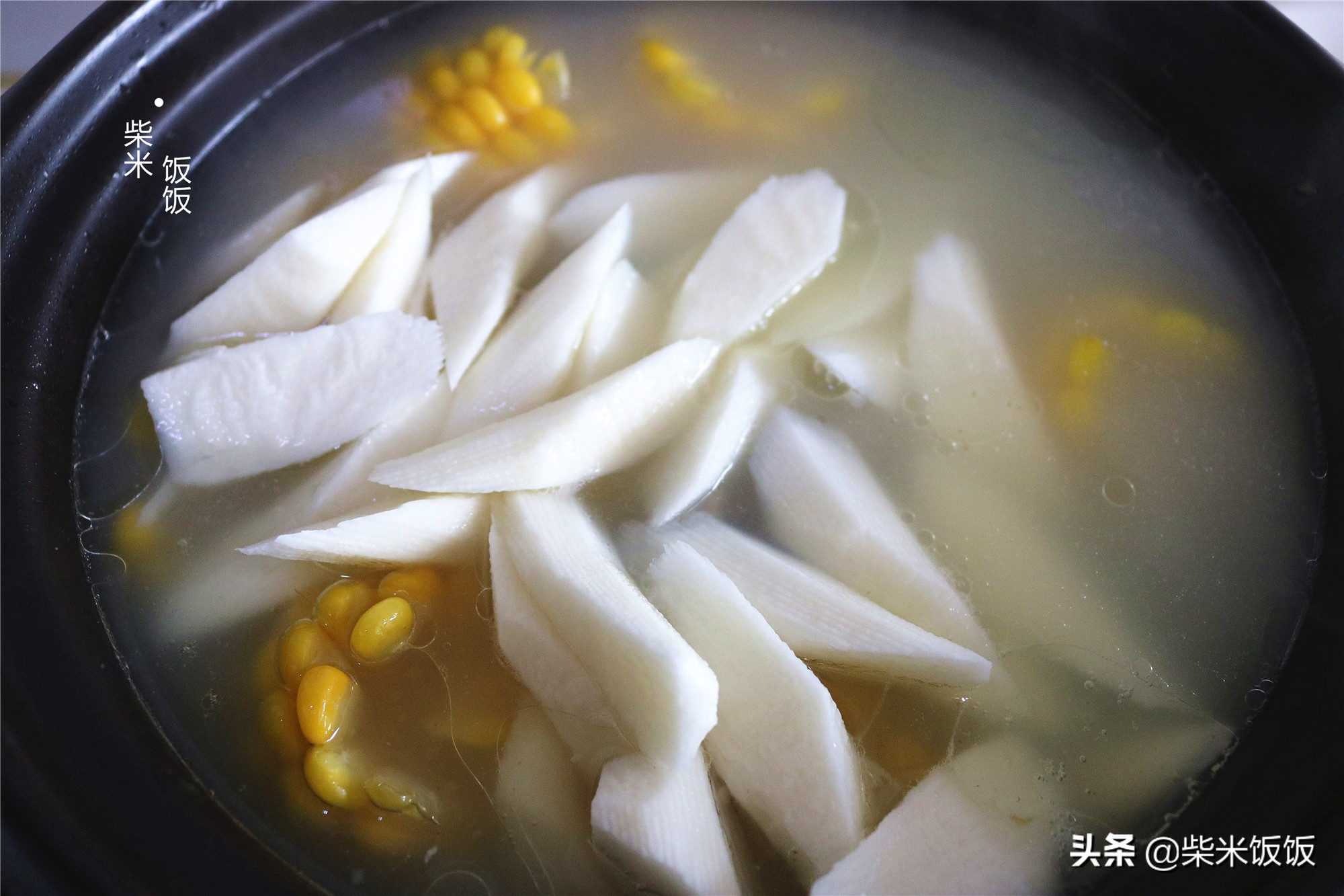 排骨炖汤，和这两种食材是绝配，家常味道，只放盐就很好喝