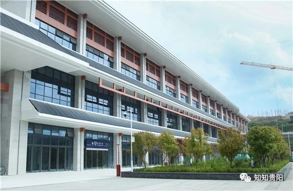 新添寨汽车客运站已建成！以后，贵阳人从这里下高铁换乘更方便了……
