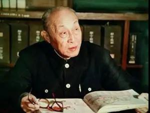 从江苏走出，他以报国之心赴法国留学，用一条线将中国分成两个