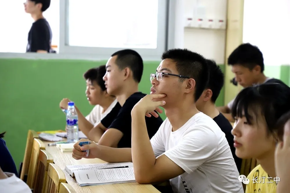 高考志愿怎么填？长汀二中志愿填报指导会答疑解惑