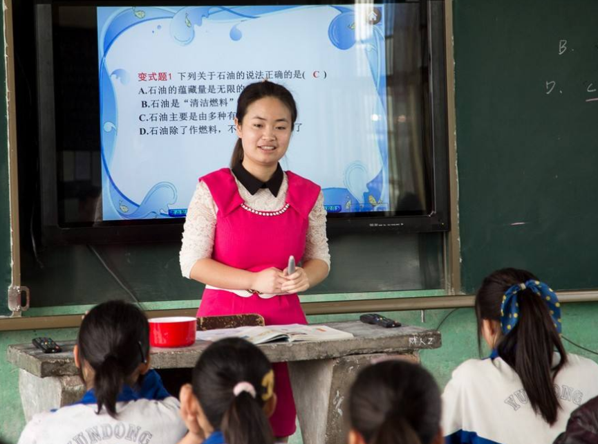 为何越来越多教师选择去“私立学校”，编制也留不住人？钱不到位