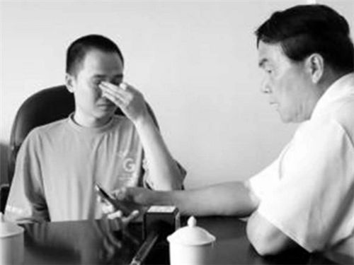 考霸可以有多牛？4次高考，2次清华1次北大，却打烂了一手好牌