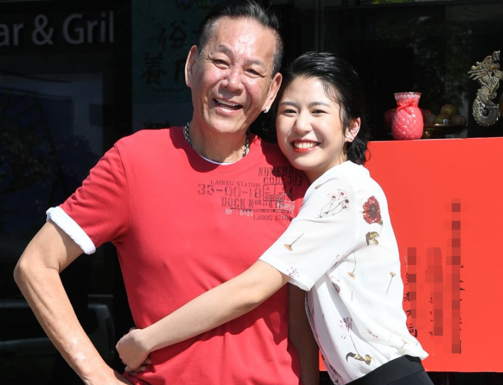 视帝龙劭华：被父母遗弃，被关鸡笼，拥有多段感情，68岁离世