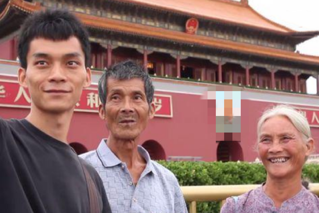 广西“考神”复读11年，参加了12次高考，今年考得怎么样了？