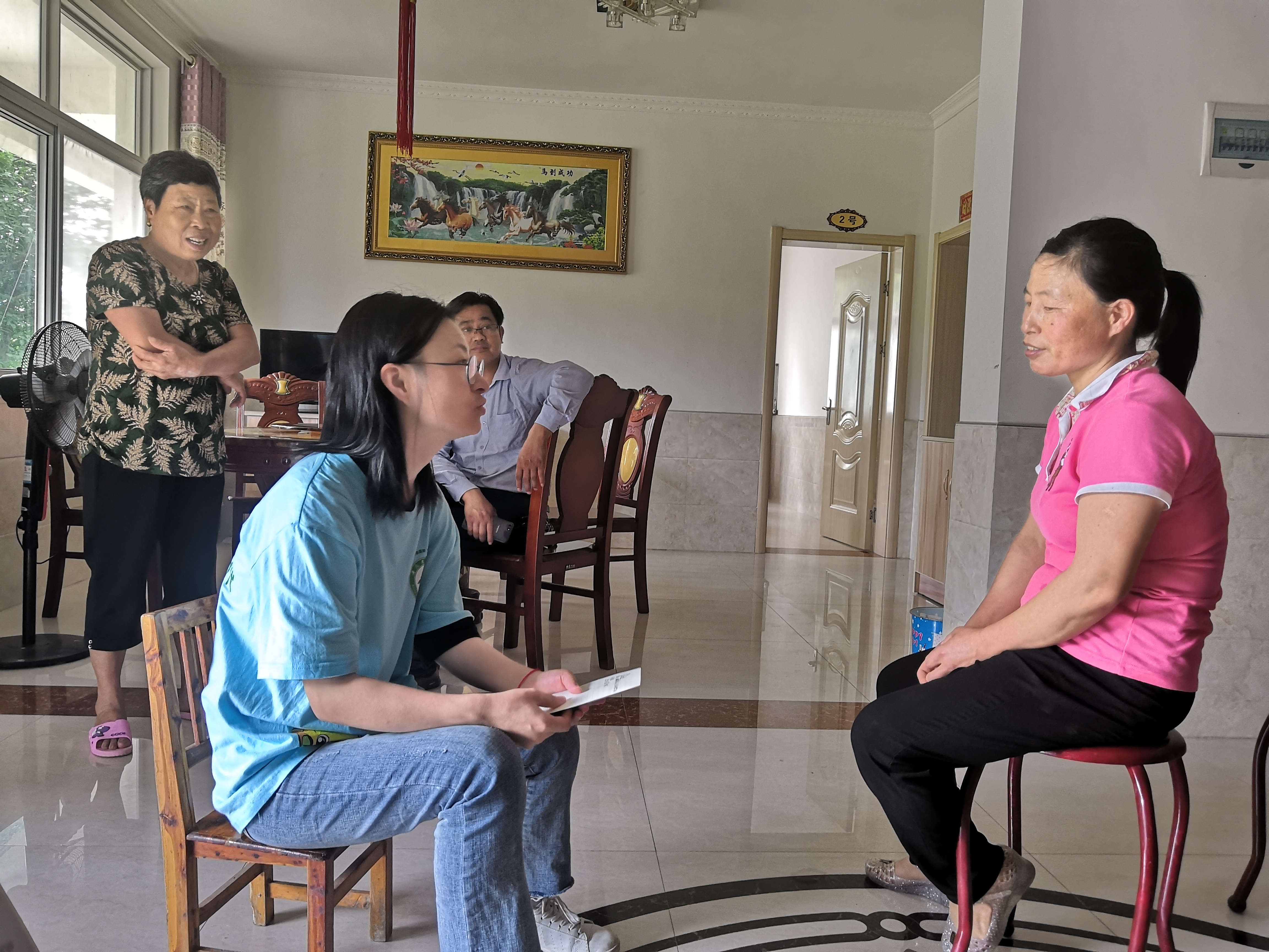 八亩田着三春锦绣，万罗山举四海楼台