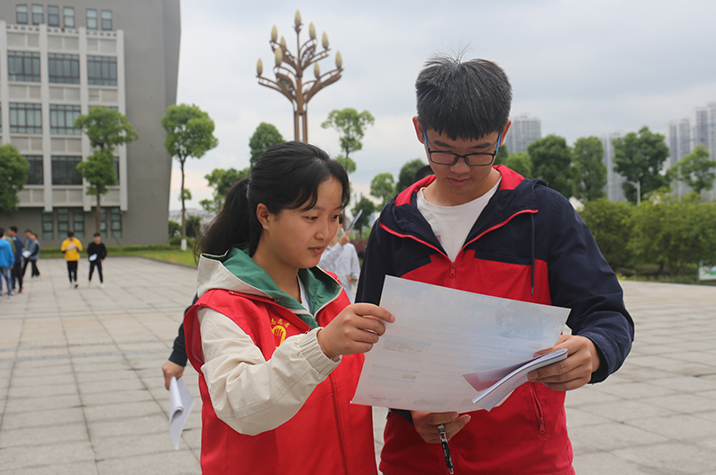 刚上大学要不要报社团？关于社团的好处和雷区，准大一要提前了解