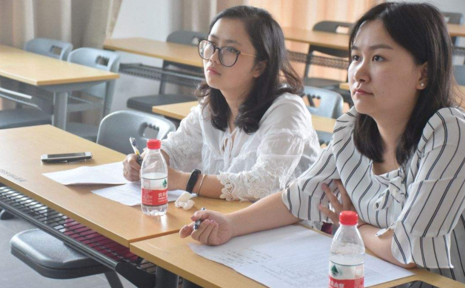 “高收入”大学专业排名出炉，榜首轻松月薪过万，金融学未进前5