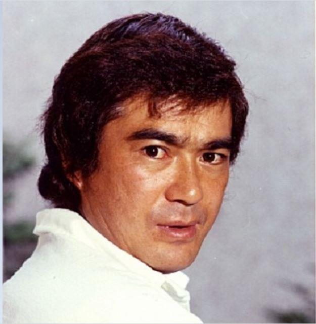 "雄霸"千叶真一的"生猛情史",和他背后22岁的女大学生